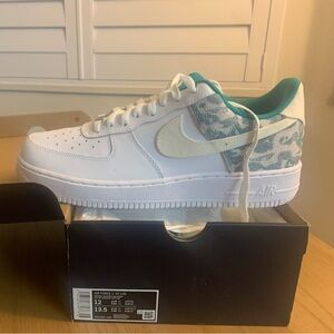 Air Force 1 ‘07 LV8 men’s size 12